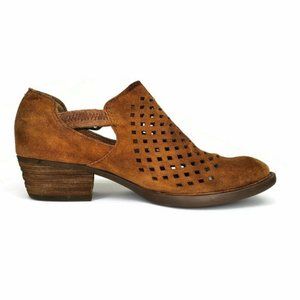 Born Nanna Bootie in Brown leather